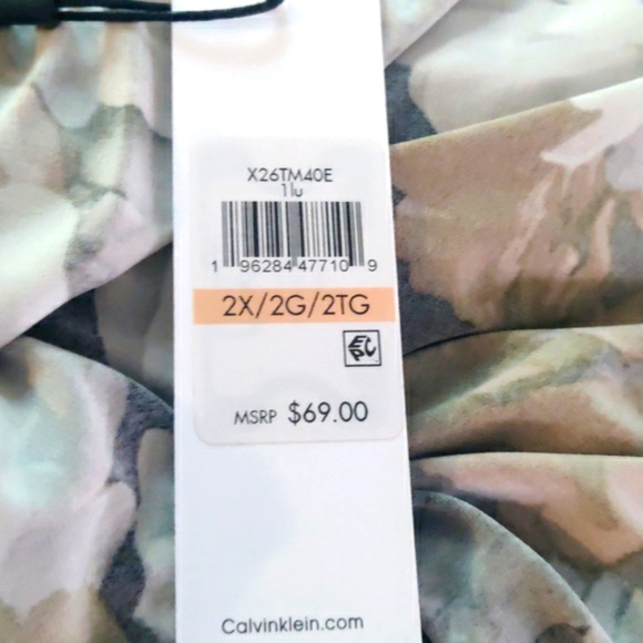 Calvin Klein top. Floral print, sleeveless, plunge V-neck, faux wrap style. S 2X - Picture 7 of 7